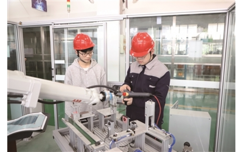 職業(yè)教育熱潮背后： 產(chǎn)教融合效應(yīng)能否延續(xù)？